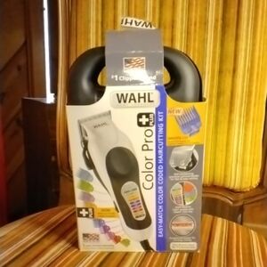 Wahl Color Pro Clipper with Color-Coded Combs